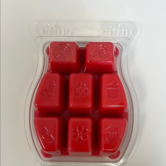 Scentsy Cranberry Candy Cane Red Wax Melt Festive Design - Picture 2 of 2